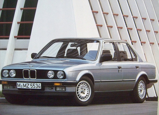 BMW 3 E30 (1982-1994) – schematy bezpieczników i przekaźników
