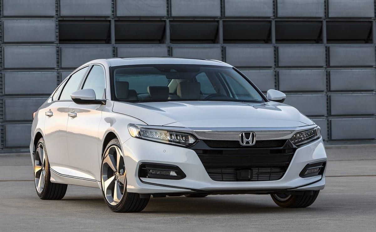 Honda Accord X (2018-2019) – schematy bezpieczników i przekaźników