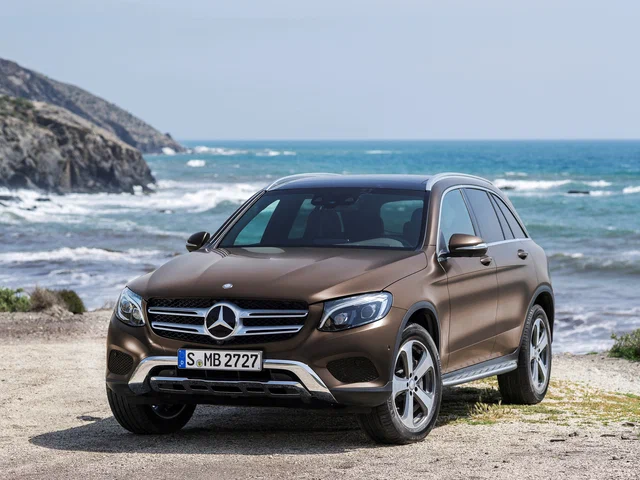 Mercedes-Benz GLC X253 i C253 (2015-2019) – schematy bezpieczników i przekaźników
