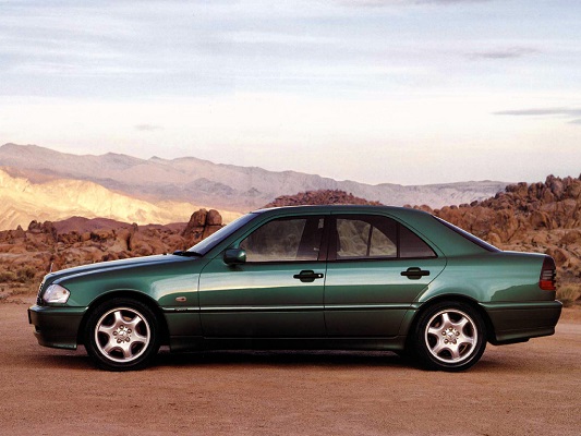 Mercedes-Benz Klasa C W202 (1993-2000) – schematy bezpieczników i przekaźników