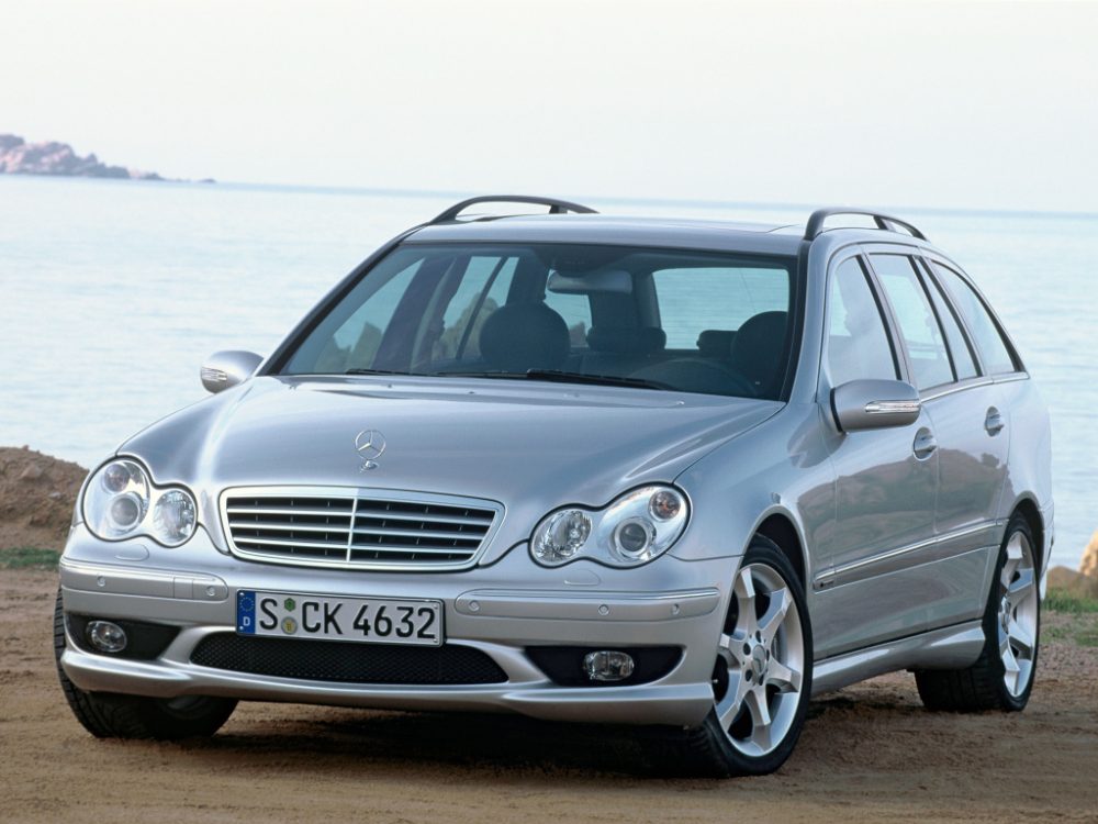 Mercedes-Benz Klasa C W203 (2000-2007) – schematy bezpieczników i przekaźników