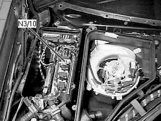 Mercedes-Benz Klasa S W140 (1991-1998) - schematy bezpieczników i przekaźników