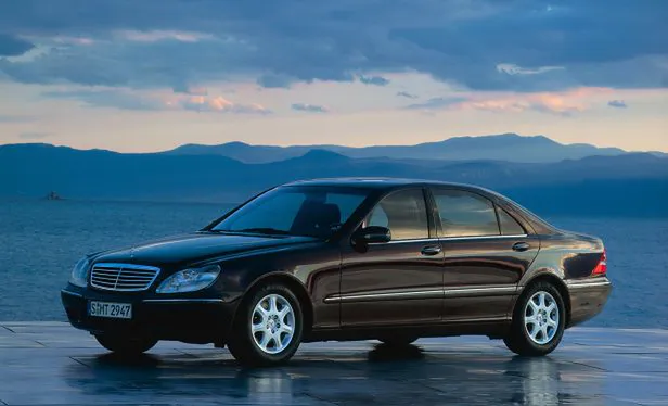 Mercedes-Benz Klasa S W220 i CL C215 (1998-2005) – schematy bezpieczników i przekaźników