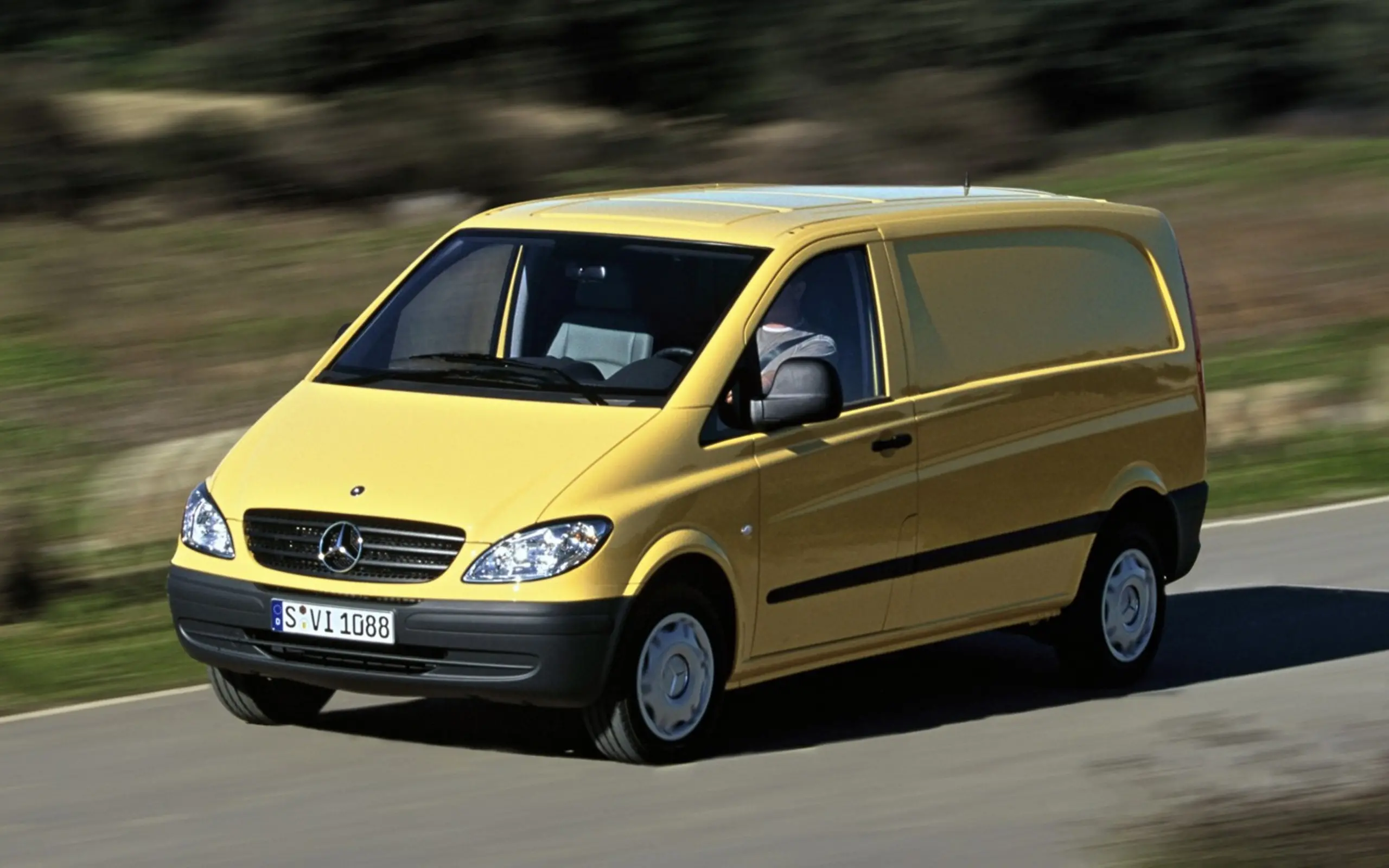 Mercedes-Benz Vito i Viano W639 (2003-2014) – schematy bezpieczników i przekaźników