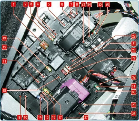 Opel Astra J (2009-2015) - schematy bezpieczników i przekaźników
