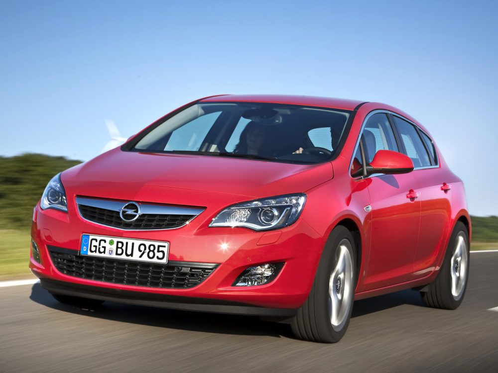 Opel Astra J (2009-2015) – schematy bezpieczników i przekaźników