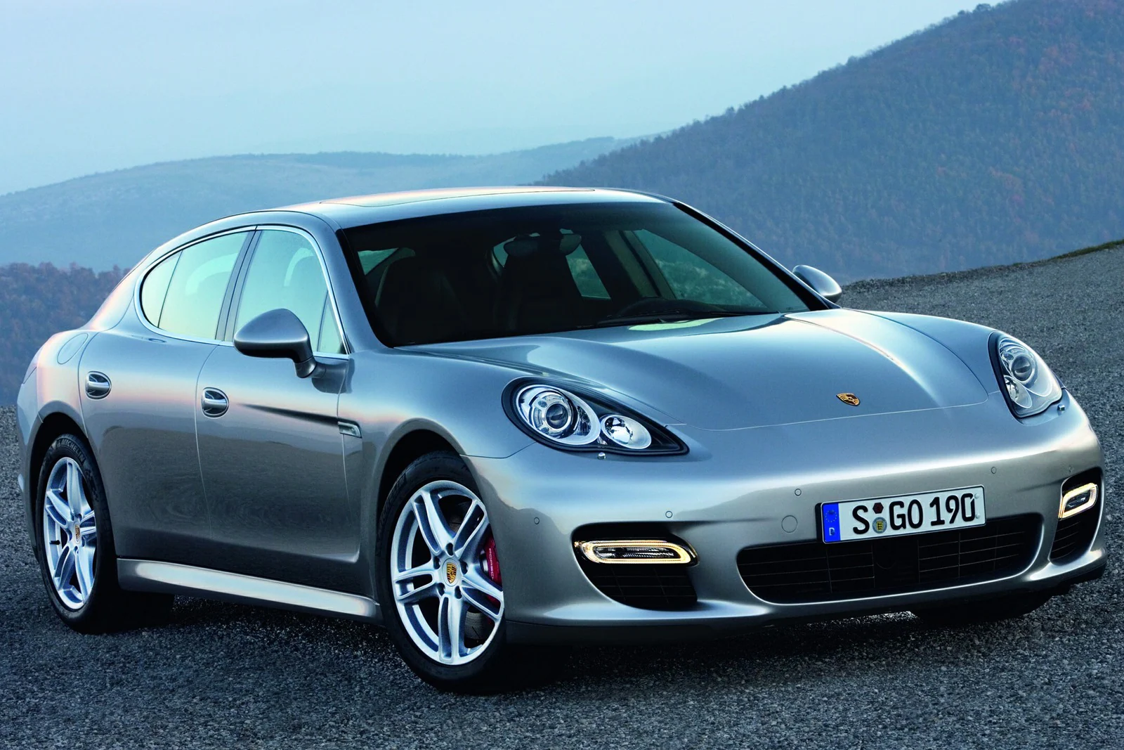 Porsche Panamera I (2010-2016) – schematy bezpieczników i przekaźników