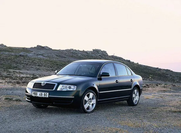 Skoda Superb I (2006-2008) – schematy bezpieczników i przekaźników