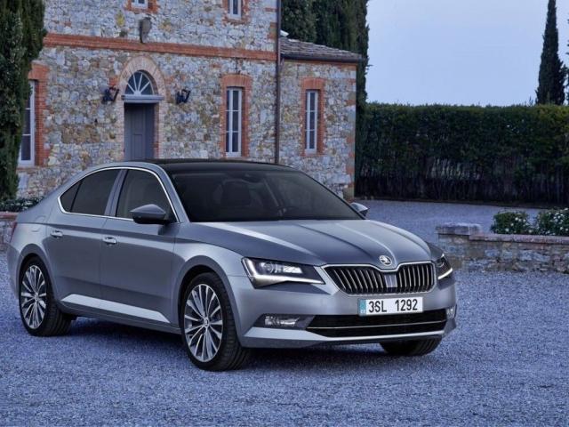 Skoda Superb III (2018-2019) – schematy bezpieczników i przekaźników