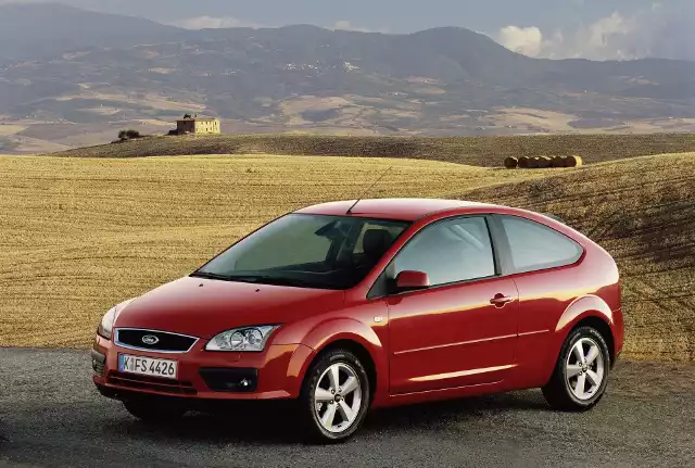 Ford Focus II (2005-2010) (wersja europejska) – schematy bezpieczników i przekaźników