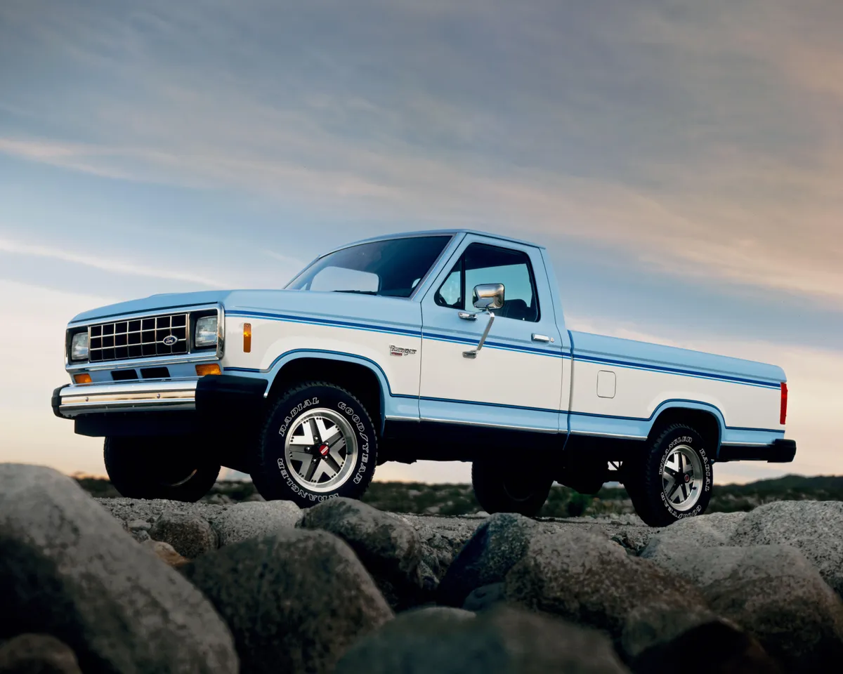 Ford Ranger I (1983-1992) – schematy bezpieczników i przekaźników