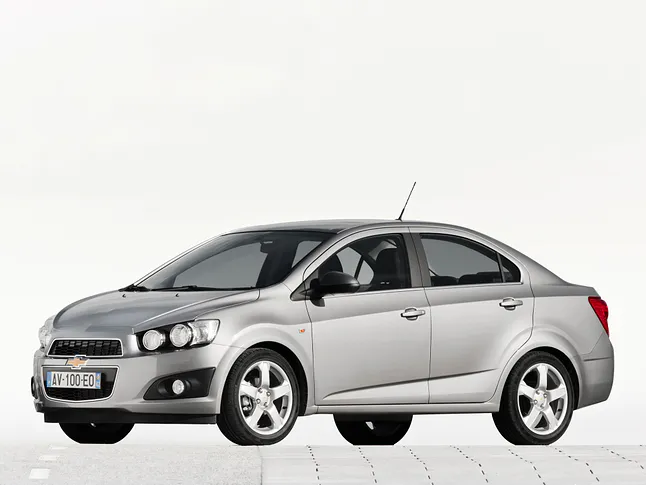 Chevrolet Sonic, Aveo (2012-2016) – schematy bezpieczników i przekaźników
