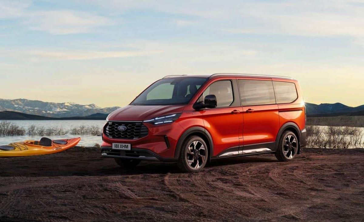 Ford Transit Custom i Tourneo Custom (2023) – schematy bezpieczników i przekaźników