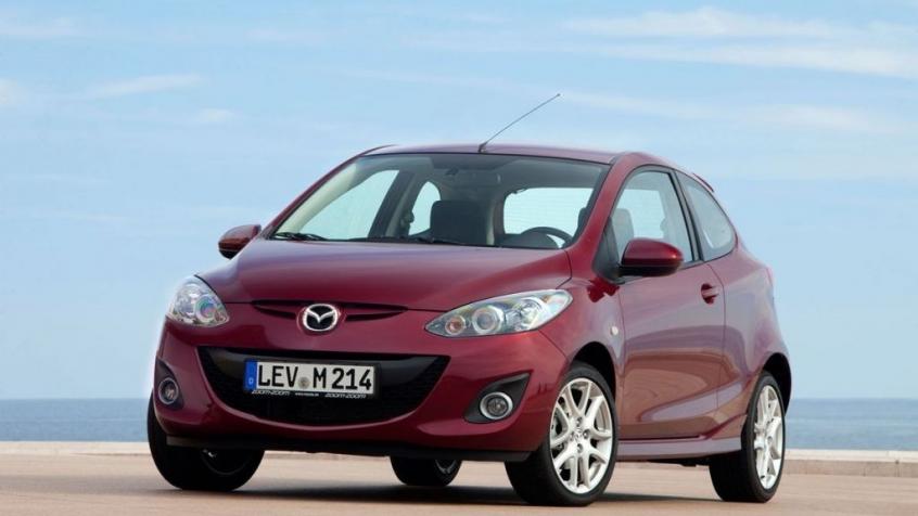 Mazda 2 II DE (2011) – schematy bezpieczników i przekaźników