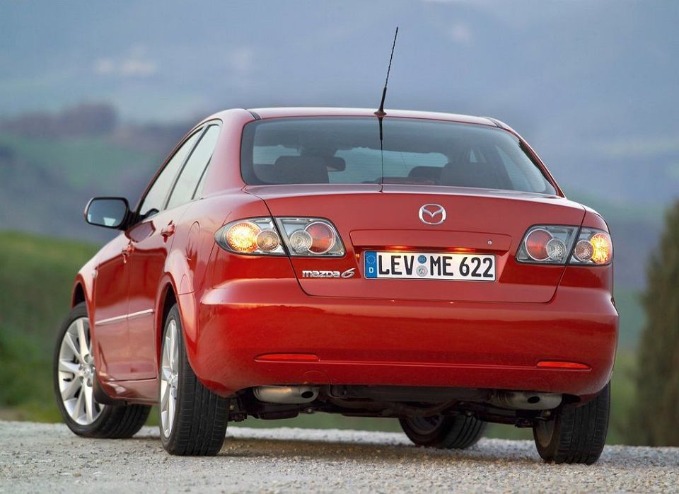 Mazda 6 I (2005) – schematy bezpieczników i przekaźników