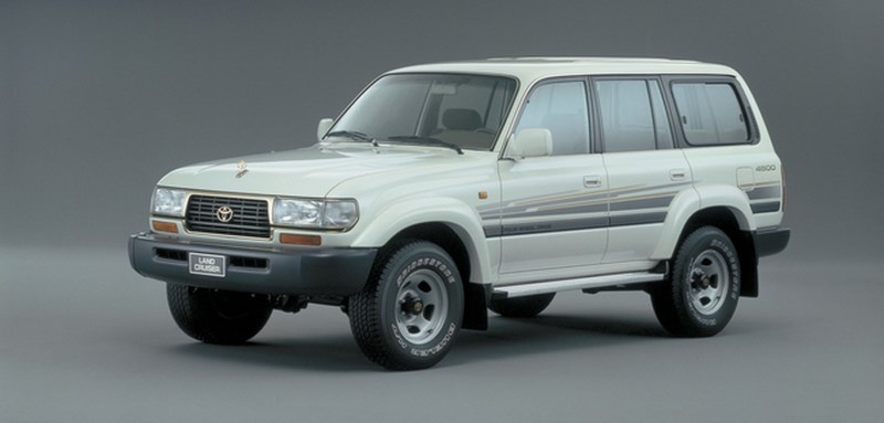 Toyota Land Cruiser 80/J80 (1990-1997) – schematy bezpieczników i przekaźników
