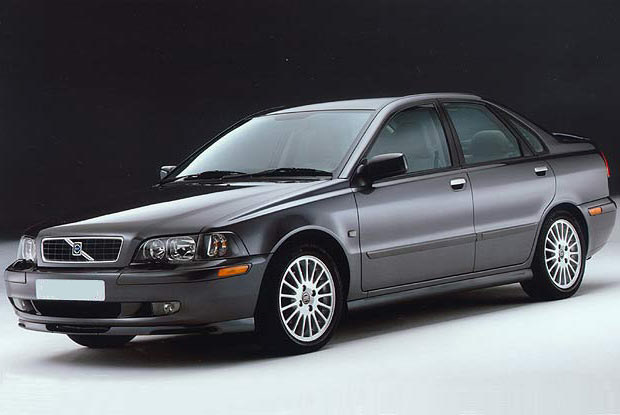 Volvo S40 (2002) – schematy bezpieczników i przekaźników
