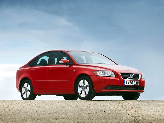 Volvo S40 (2009) – schematy bezpieczników i przekaźników