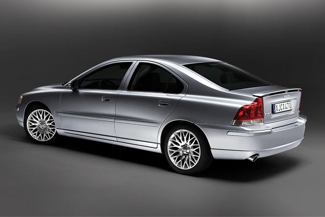 Volvo S60 (2006) – schematy bezpieczników i przekaźników