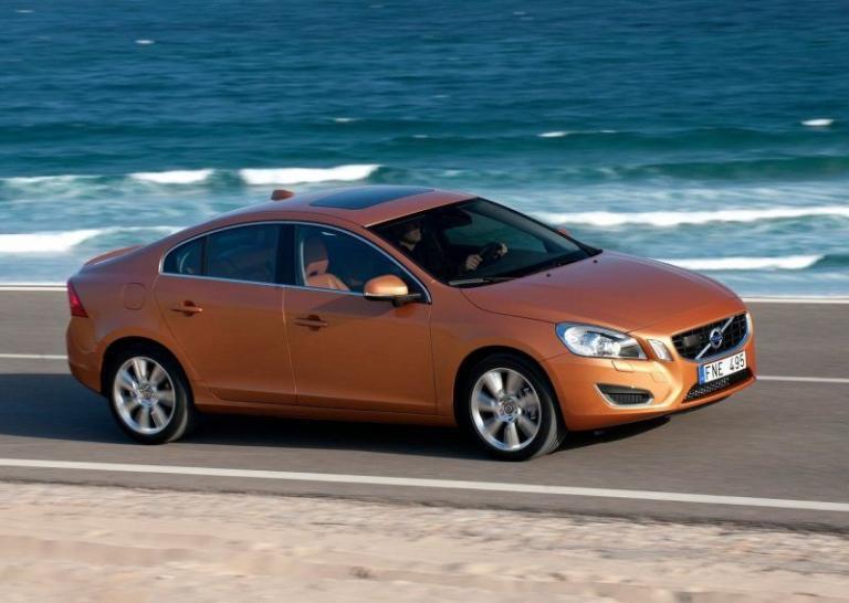 Volvo S60 (2015) – schematy bezpieczników i przekaźników