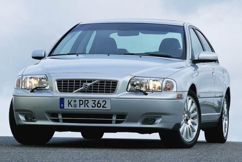 Volvo S80 (2004) – schematy bezpieczników i przekaźników