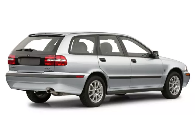 Volvo V40 (2001) – schematy bezpieczników i przekaźników