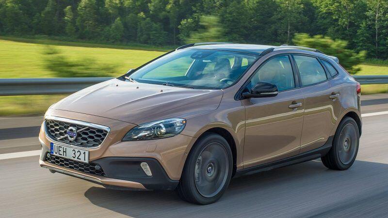 Volvo V40 (2013-2014) – schematy bezpieczników i przekaźników