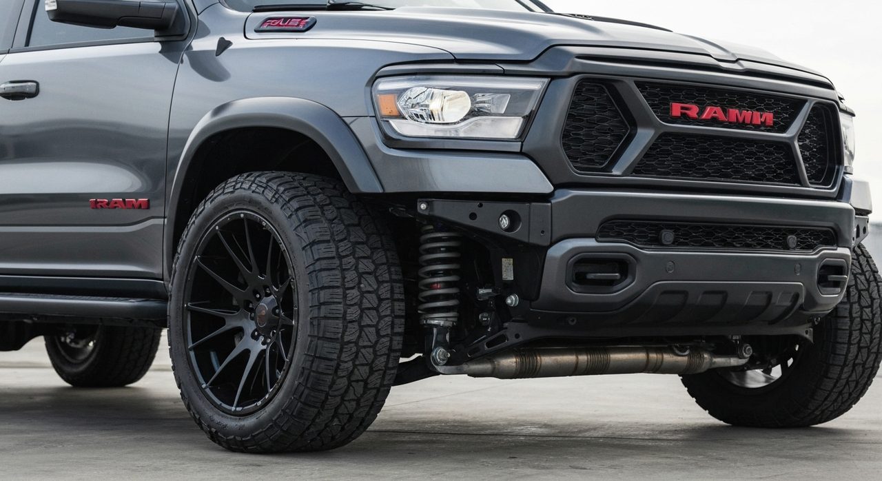Roush ulepsza Rama 1500 na 2027 rok. Powrót do korzeni z V8 Hemi