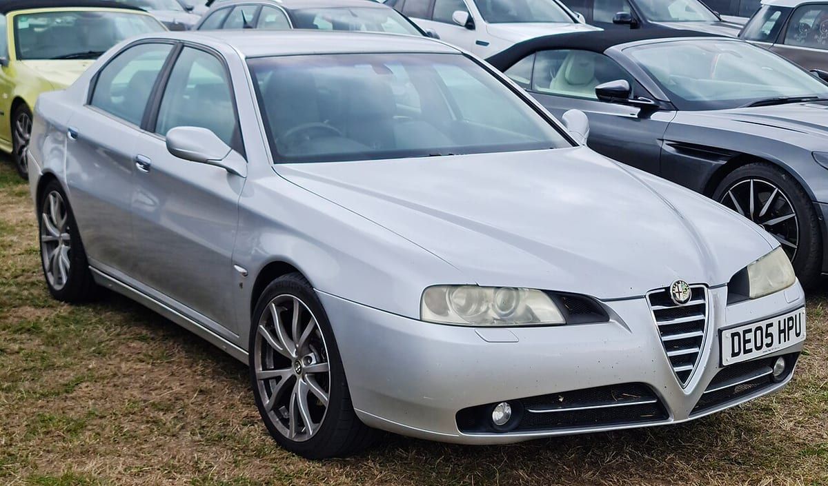 Alfa Romeo 166 (2003-2007) – schematy bezpieczników i przekaźników