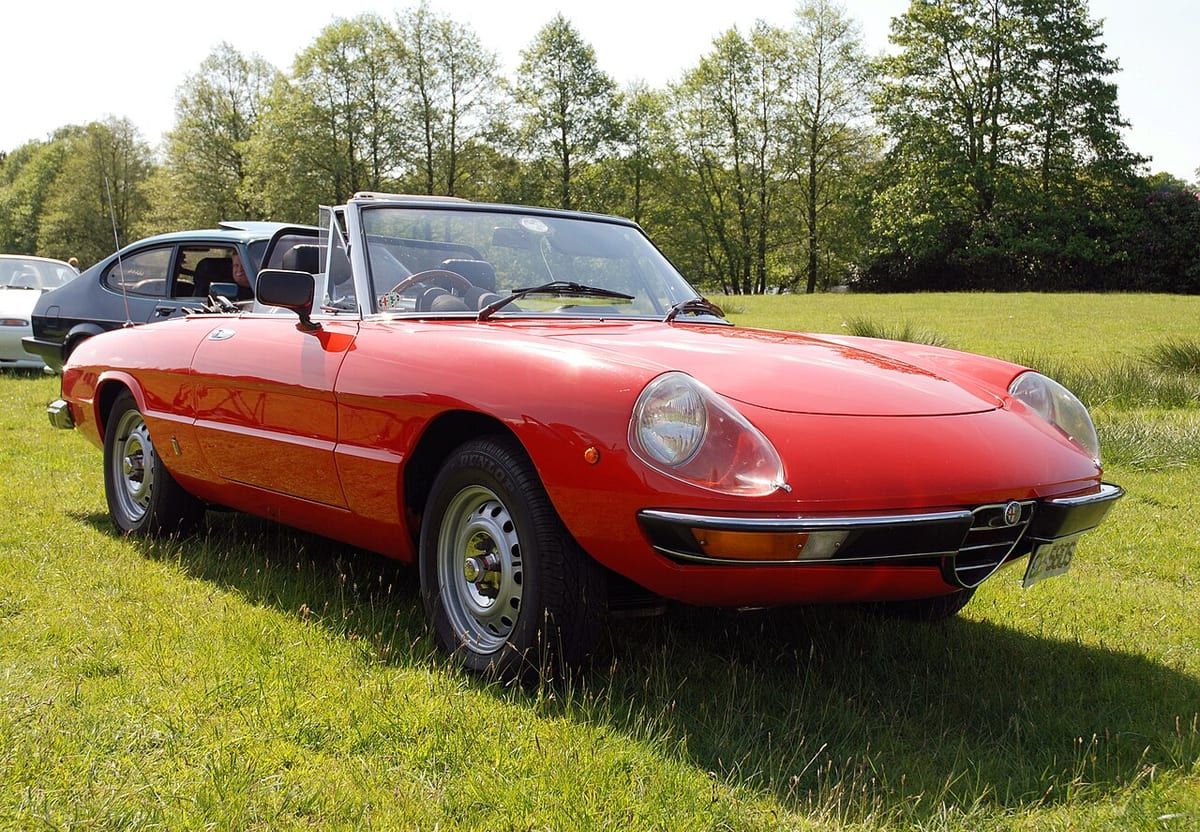 Alfa Romeo Spider (2006-2011) – schematy bezpieczników i przekaźników