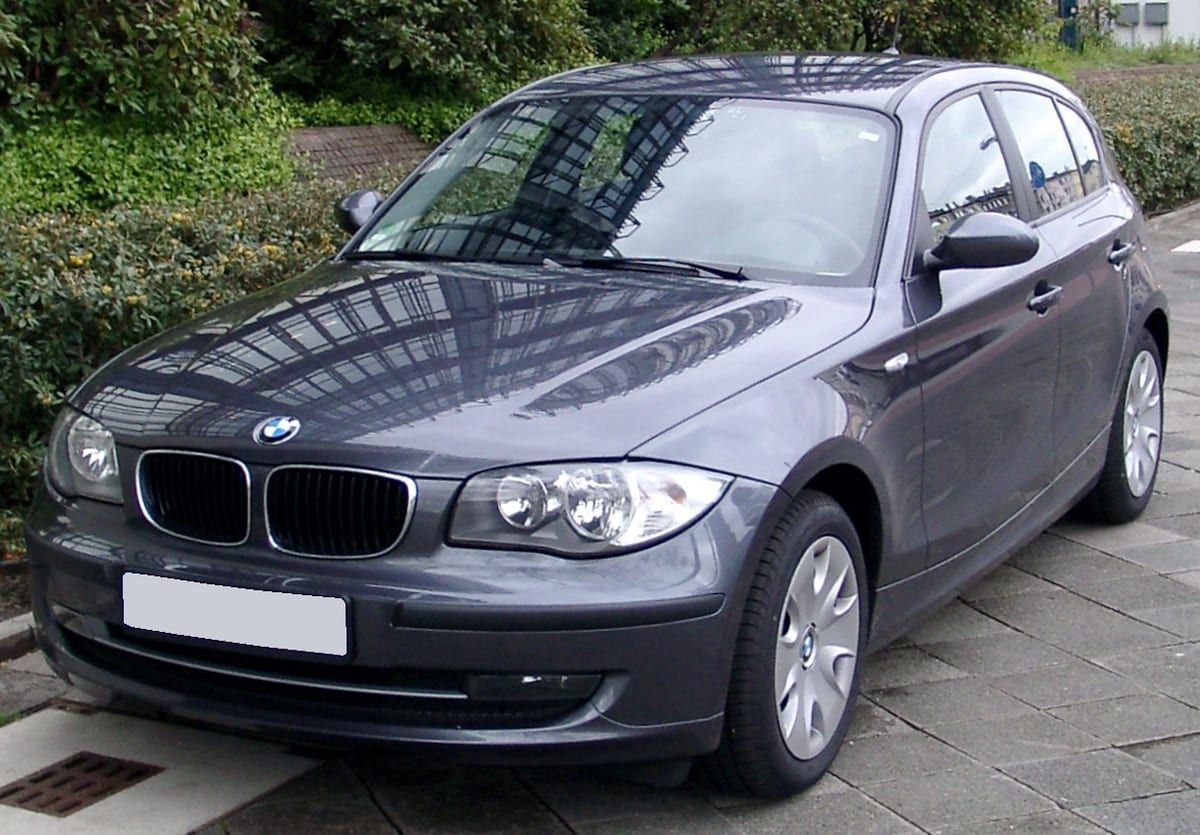 BMW 1 (E81-E82-E87-E88) (2004-2013) – schematy bezpieczników i przekaźników
