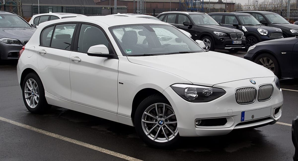 BMW 1 (F20-F21) (2011-2019) – schematy bezpieczników i przekaźników