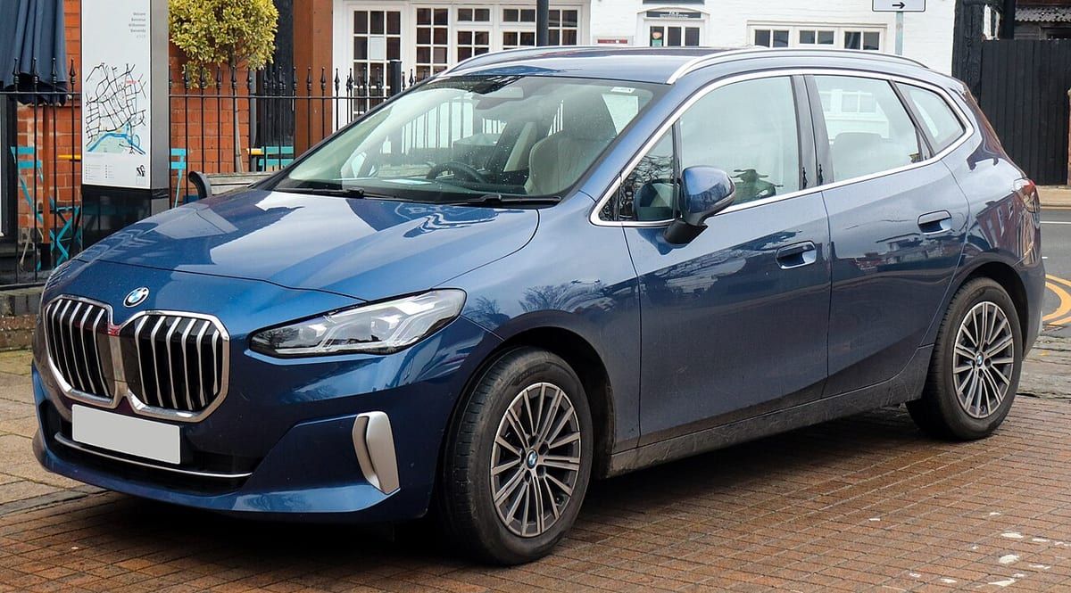 BMW 2 Tourer (F45-F46) (2015-2021) – schematy bezpieczników i przekaźników
