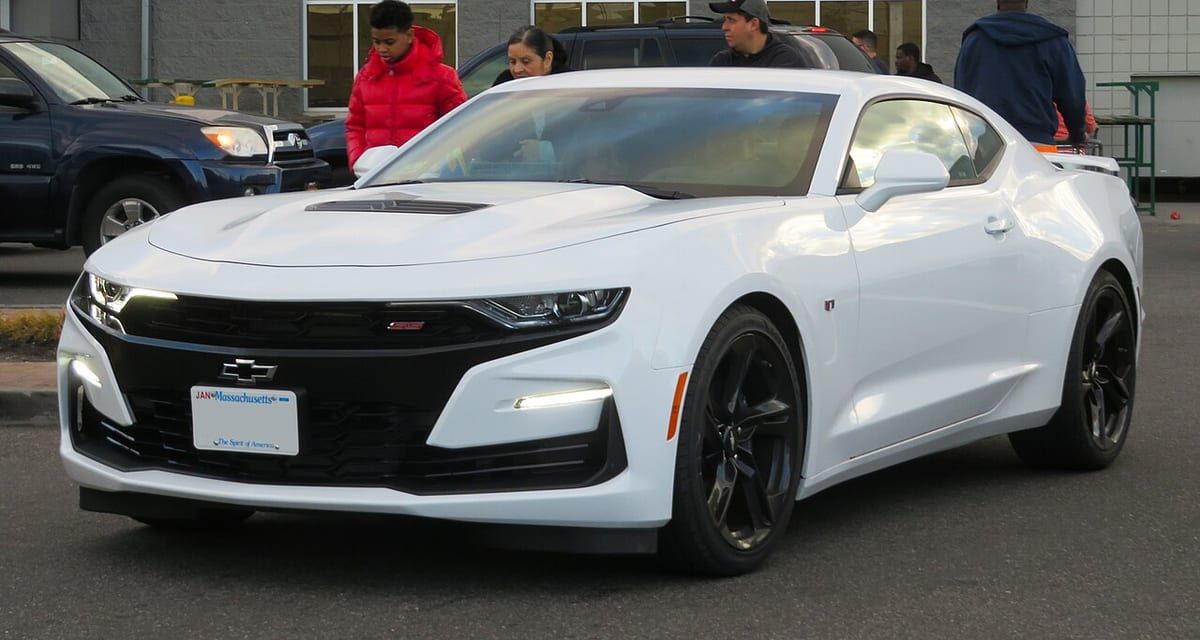Chevrolet Camaro (2010-2011) – schematy bezpieczników i przekaźników