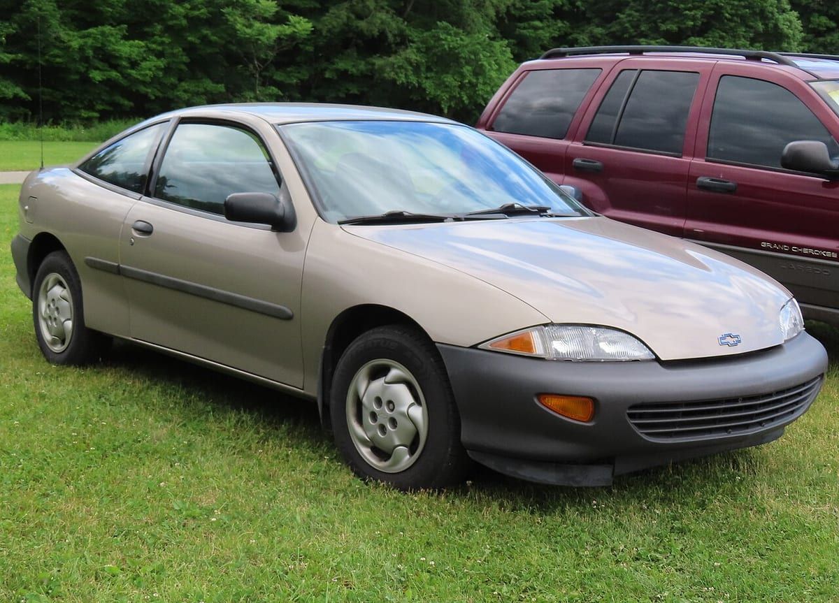 Chevrolet Cavalier (1983-1994) – schematy bezpieczników i przekaźników