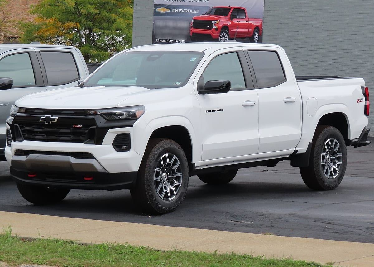 Chevrolet Colorado (2013-2016) – schematy bezpieczników i przekaźników