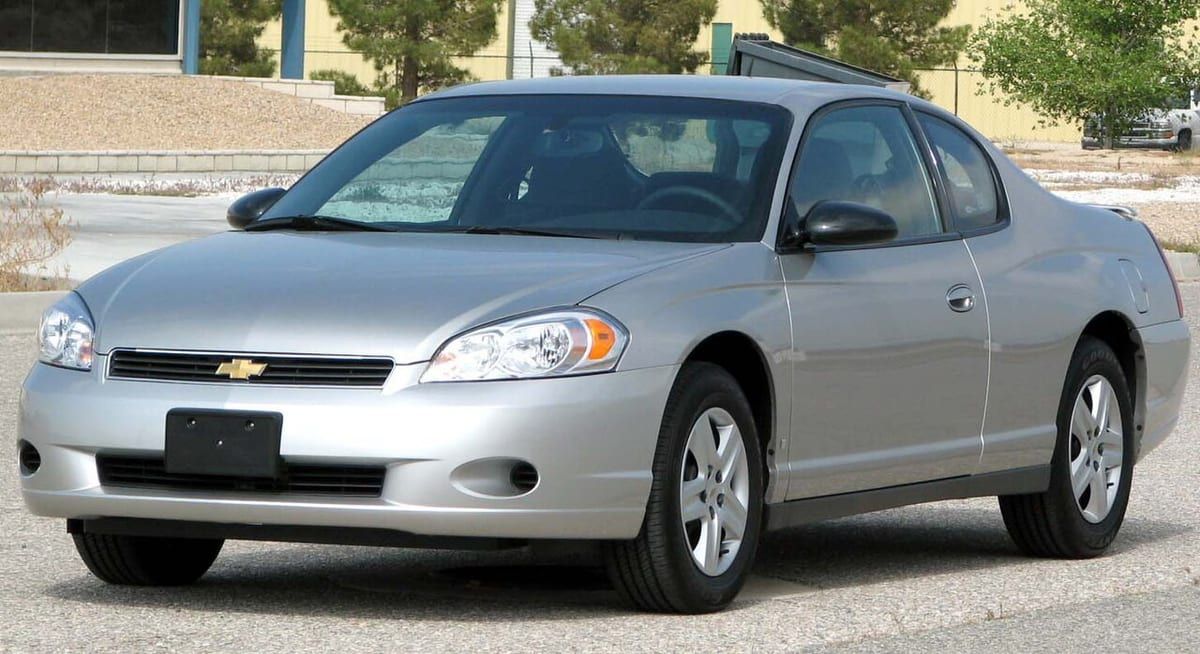 Chevrolet Monte Carlo (2000-2003) – schematy bezpieczników i przekaźników