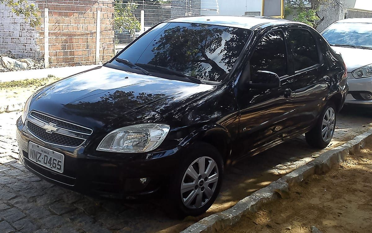 Chevrolet Prisma i Celta (2010-2012) – schematy bezpieczników i przekaźników