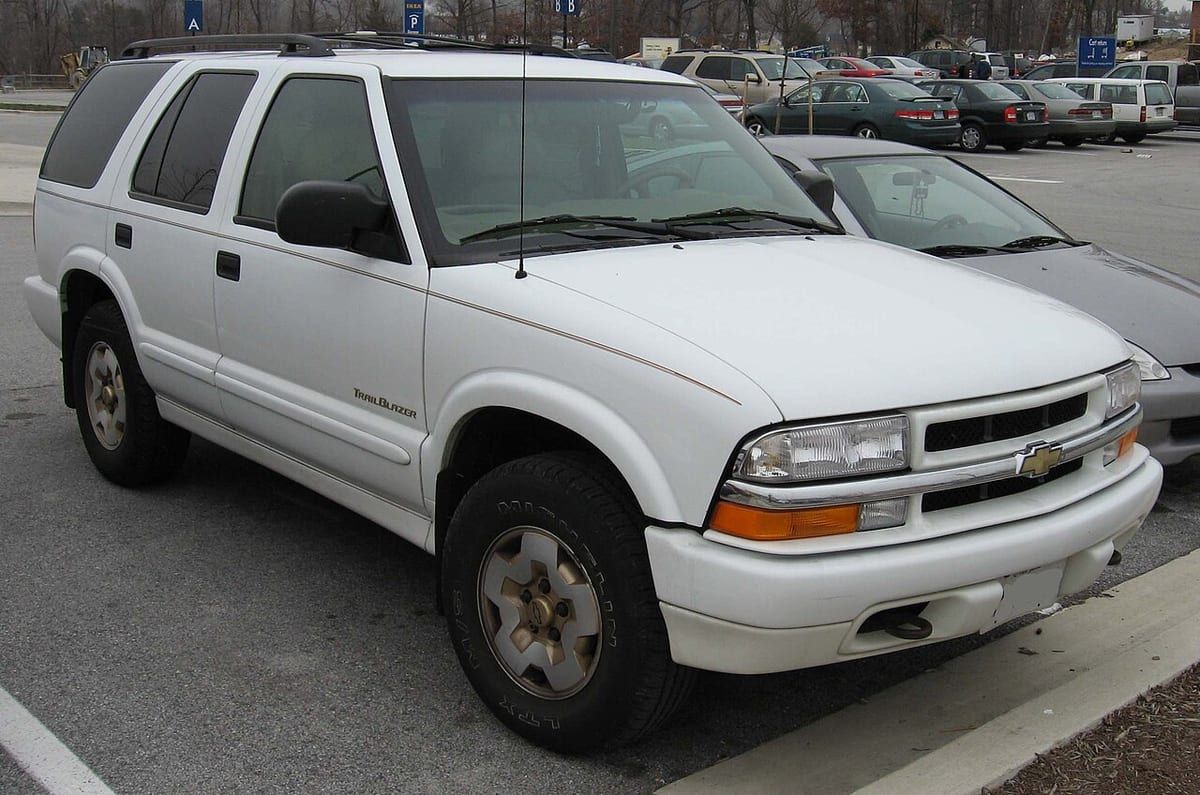 Chevrolet Trailblazer (2012-2016) – schematy bezpieczników i przekaźników