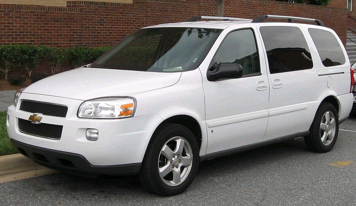 Chevrolet Uplander (2005-2009) – schematy bezpieczników i przekaźników