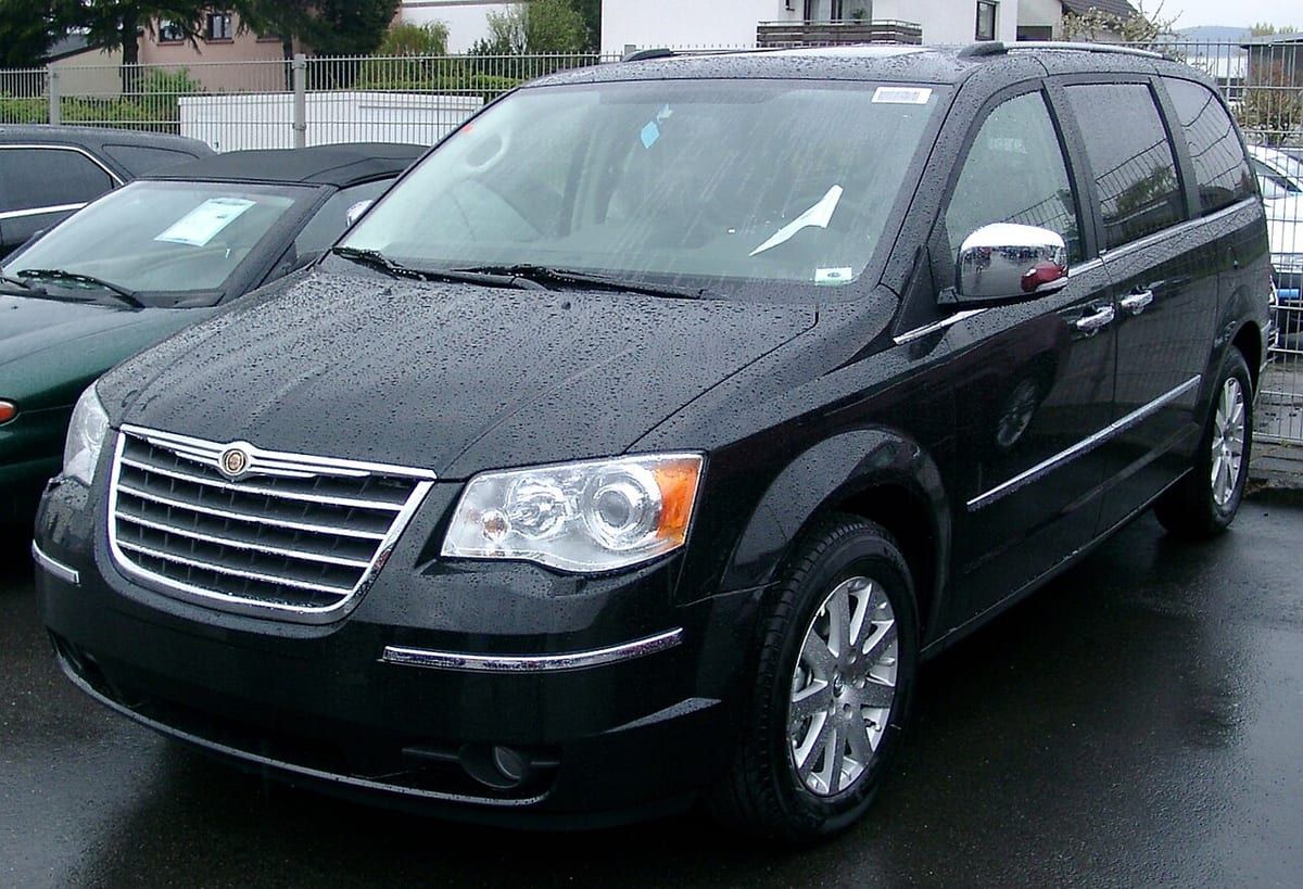Chrysler Voyager (2001-2007) – schematy bezpieczników i przekaźników