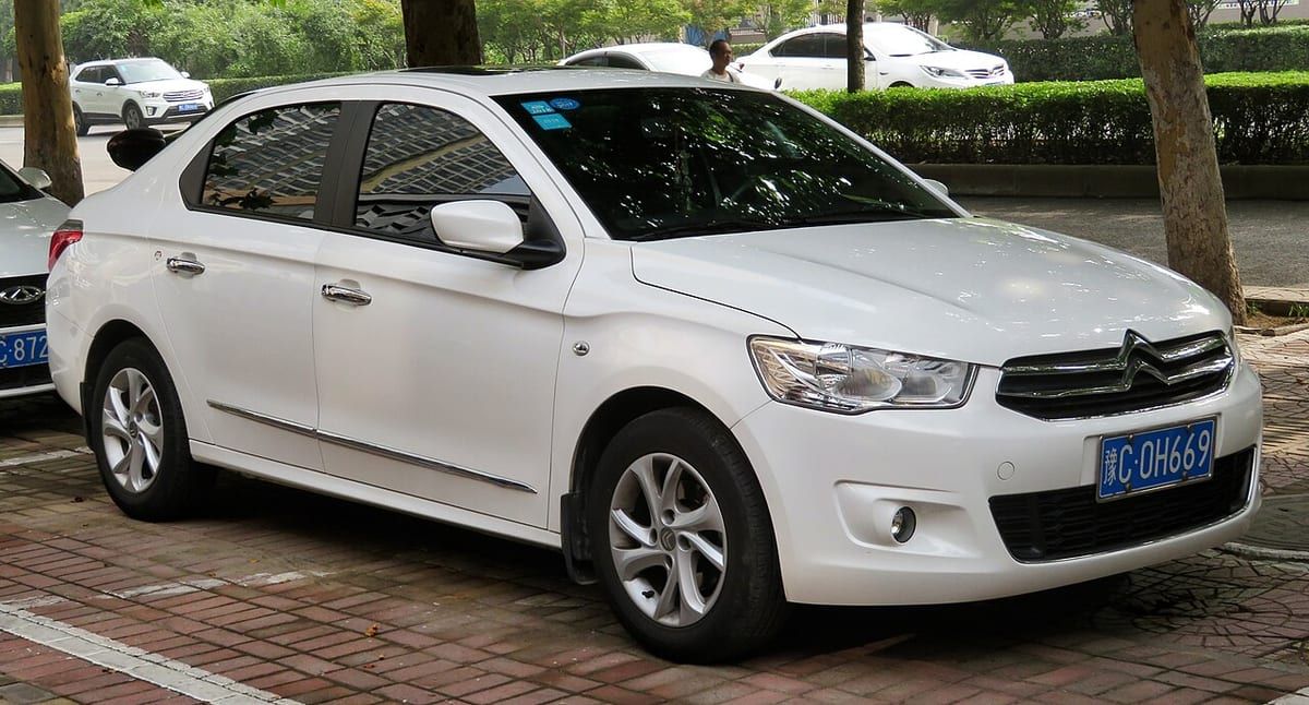 Citroën C-Elysée (2012-2014) – schematy bezpieczników i przekaźników