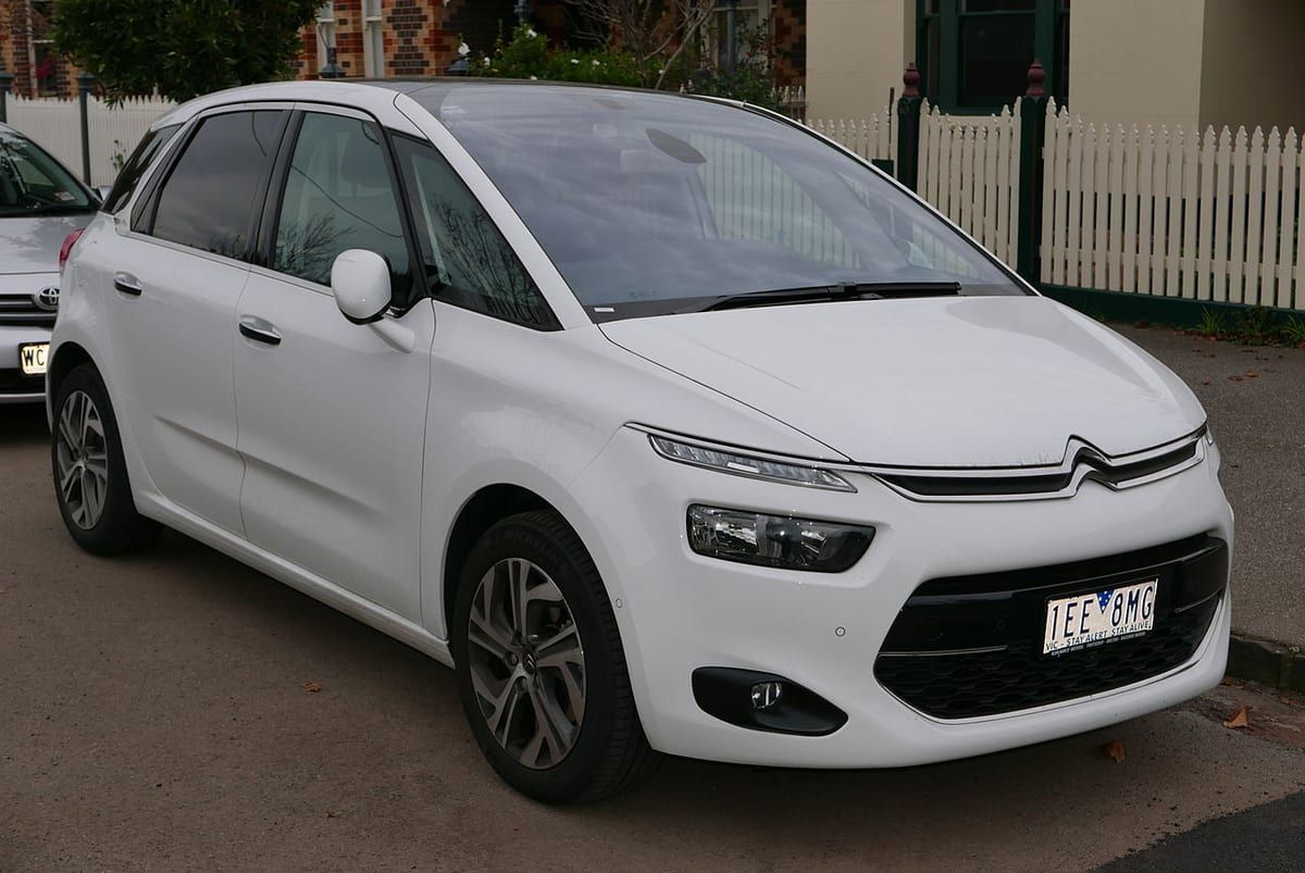 Citroën C4 Picasso II (2016-2018) – schematy bezpieczników i przekaźników