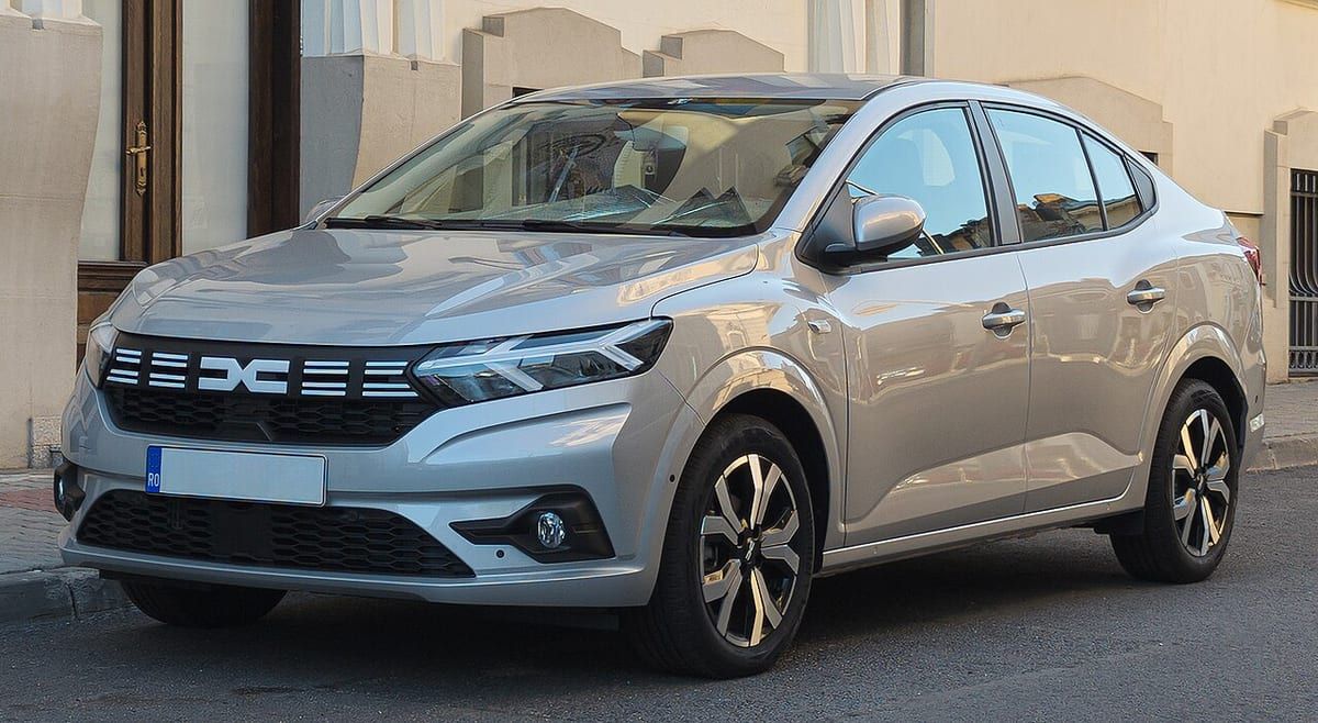 Dacia Logan II (2014-2020) – schematy bezpieczników i przekaźników
