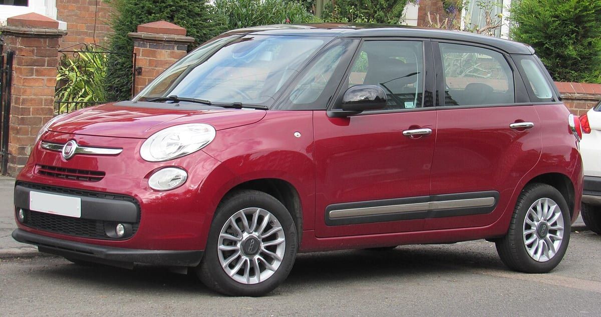 Fiat 500L (2020) – schematy bezpieczników i przekaźników