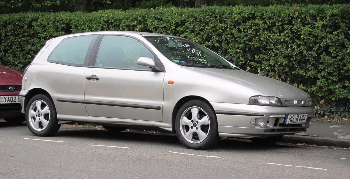 Fiat Bravo i Brava (1995-2003) – schematy bezpieczników i przekaźników