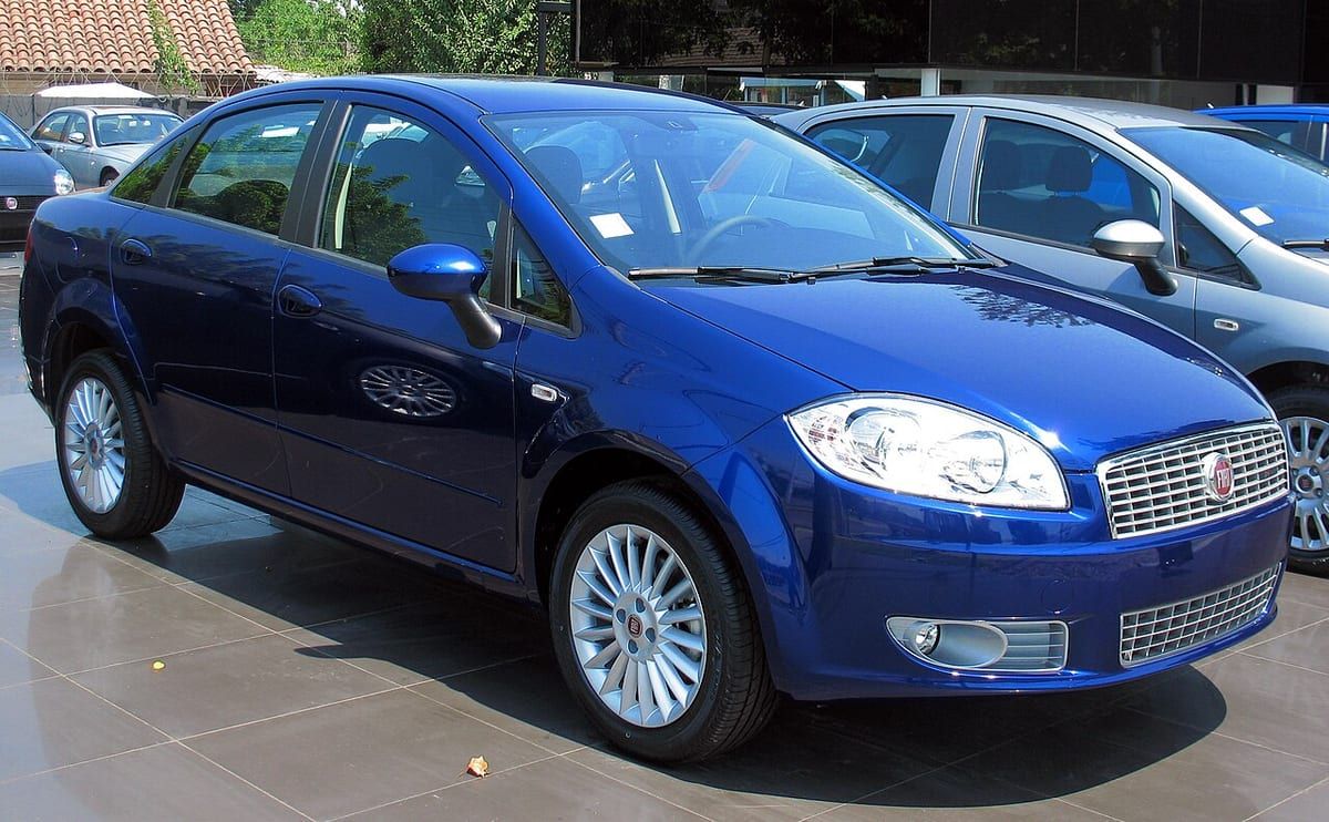 Fiat Linea (2013-2016) – schematy bezpieczników i przekaźników
