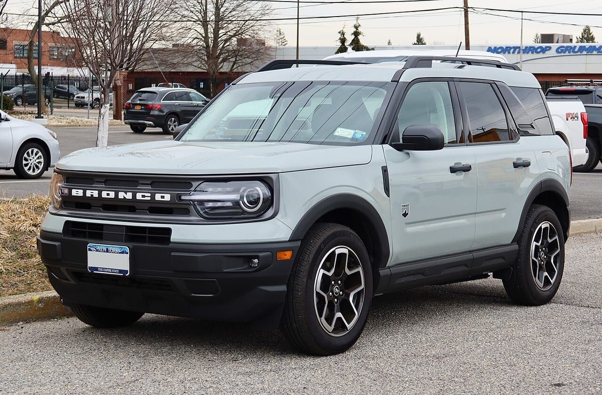 Ford Bronco Sport (2022) – schematy bezpieczników i przekaźników