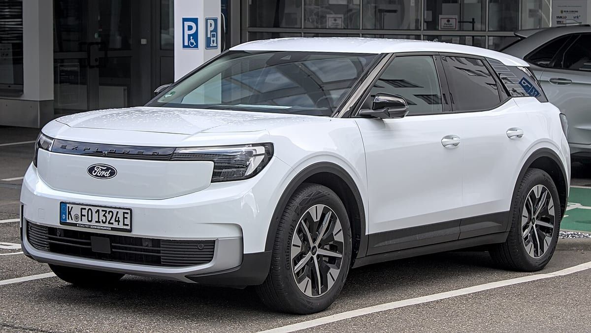 Ford Explorer V (2016) – schematy bezpieczników i przekaźników