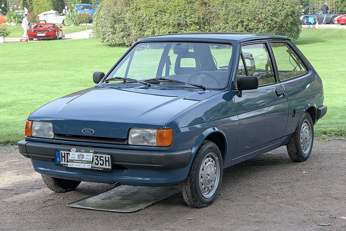 Ford Fiesta II (1983-1989) – schematy bezpieczników i przekaźników